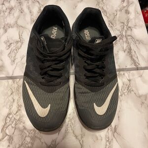 Women’s size 7.5 Nike athletic shoes
